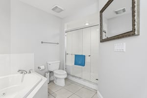 Links Village Dr B103-3005-036.jpg