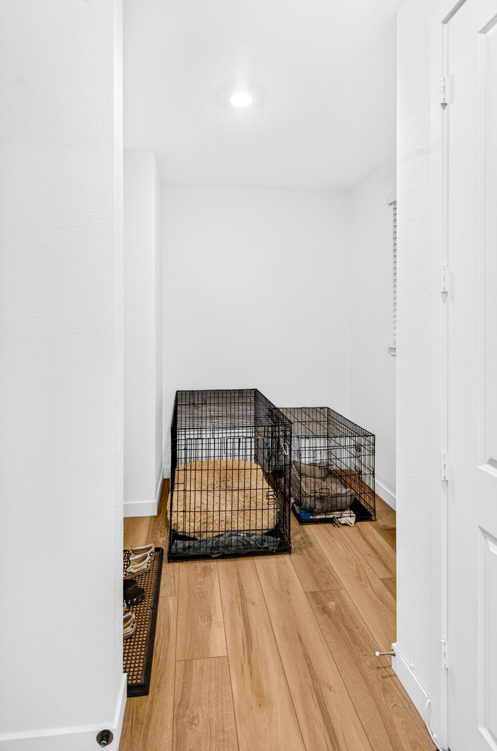 Interior Mudroom Vert