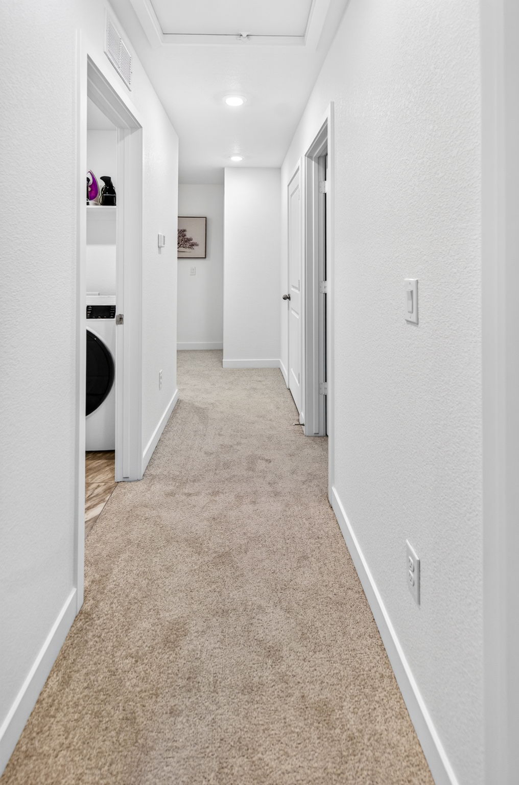 Interior Upper Hallway 2 Reverso