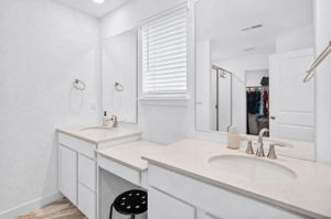 Interior MBR Bath Vanity Diag