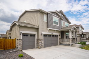 Exterior Front Left Corner