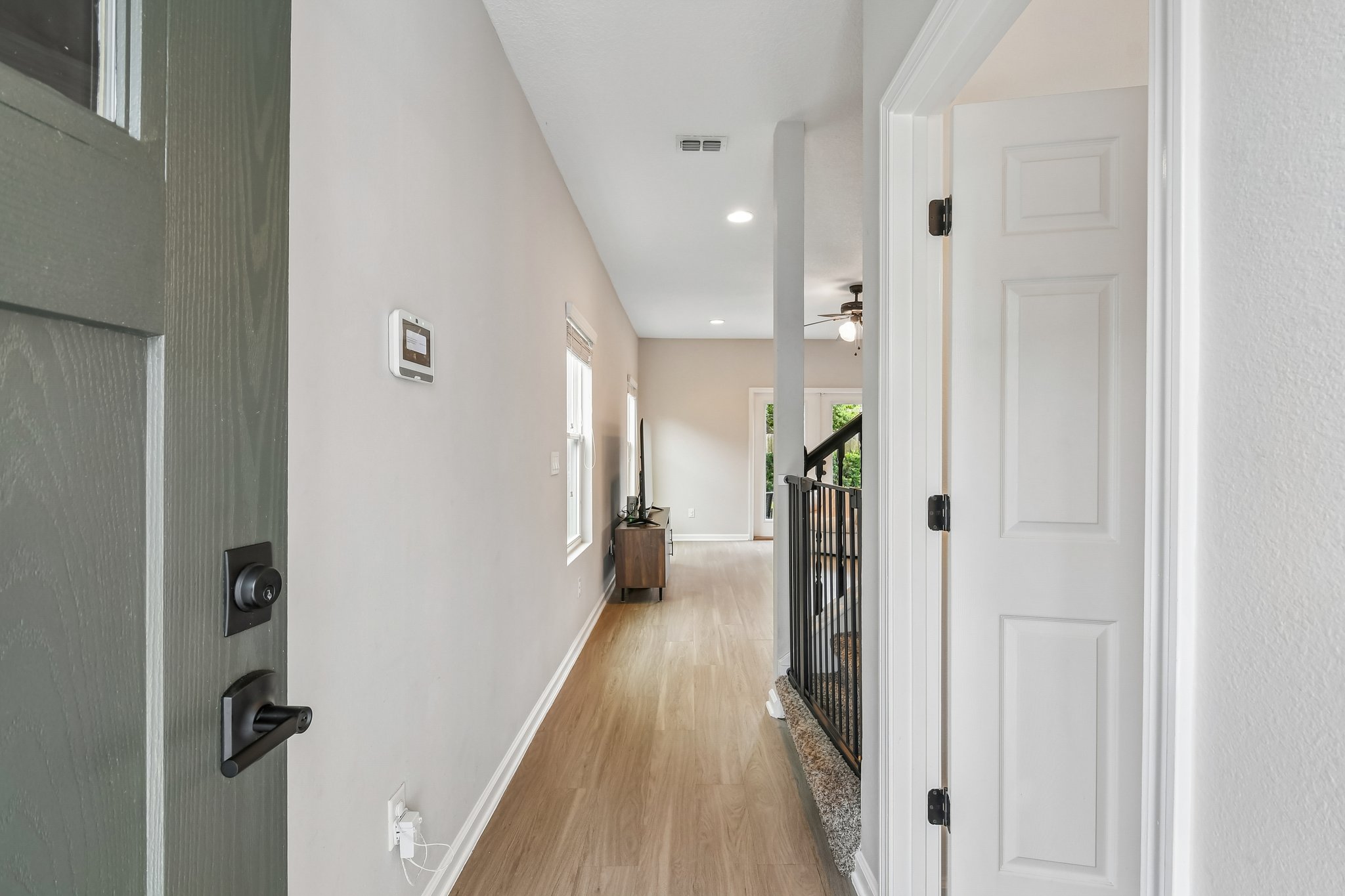 Attleboro St-S1407-005.jpg