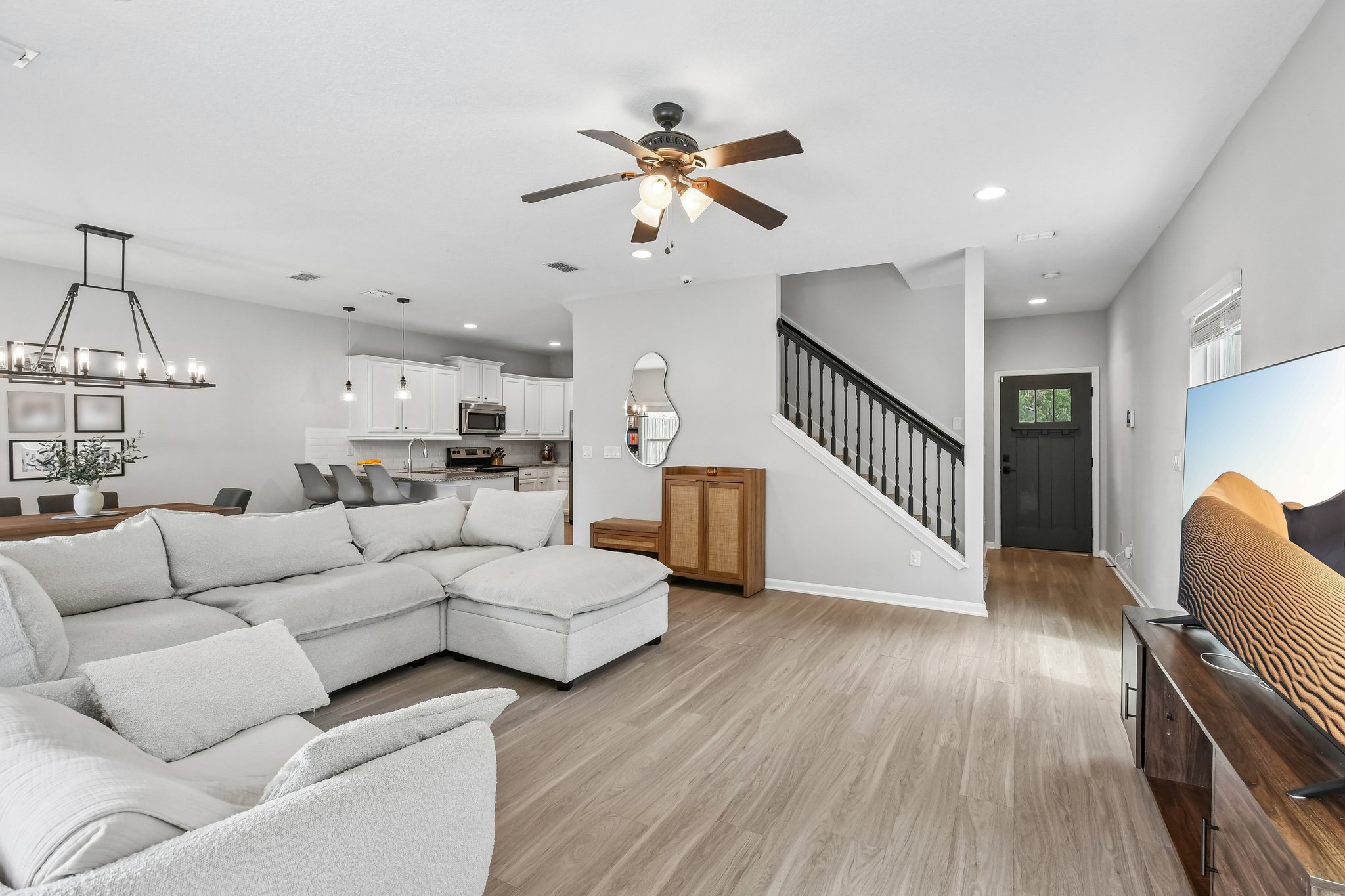 Attleboro St-S1407-008.jpg