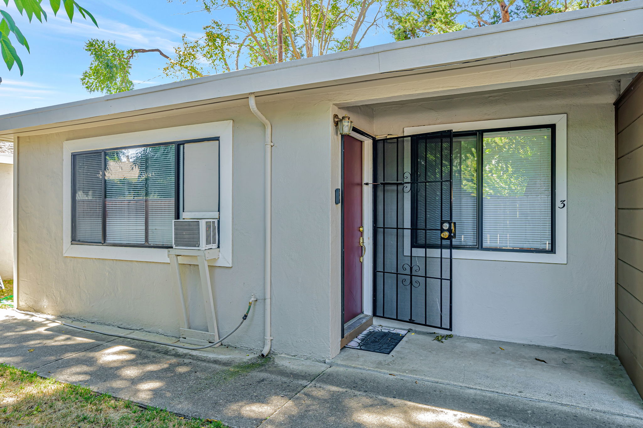 013_4655 Augustine St
