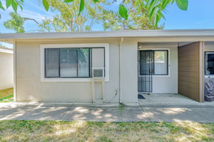 011_4655 Augustine St