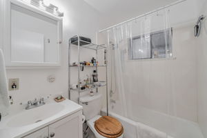 060_4655 Augustine St