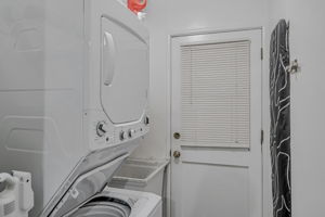 062_4655 Augustine St