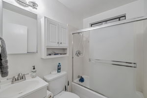 063_4655 Augustine St