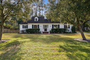 Welcome to 4656 Iroquois Avenue