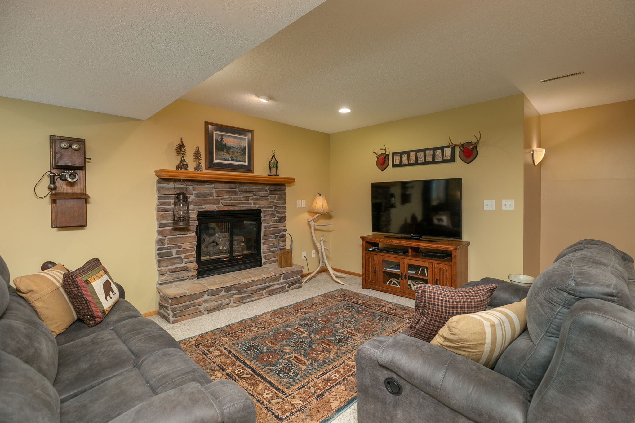 28-Family Room
