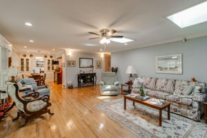  Photo 7
