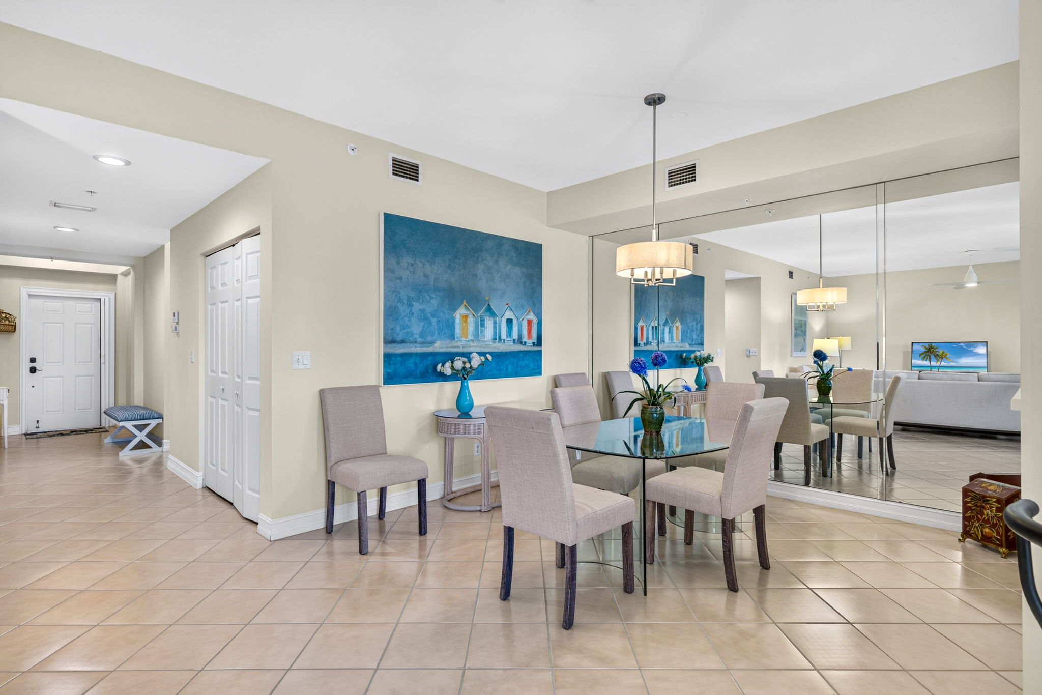 Dining Room 2 of 2