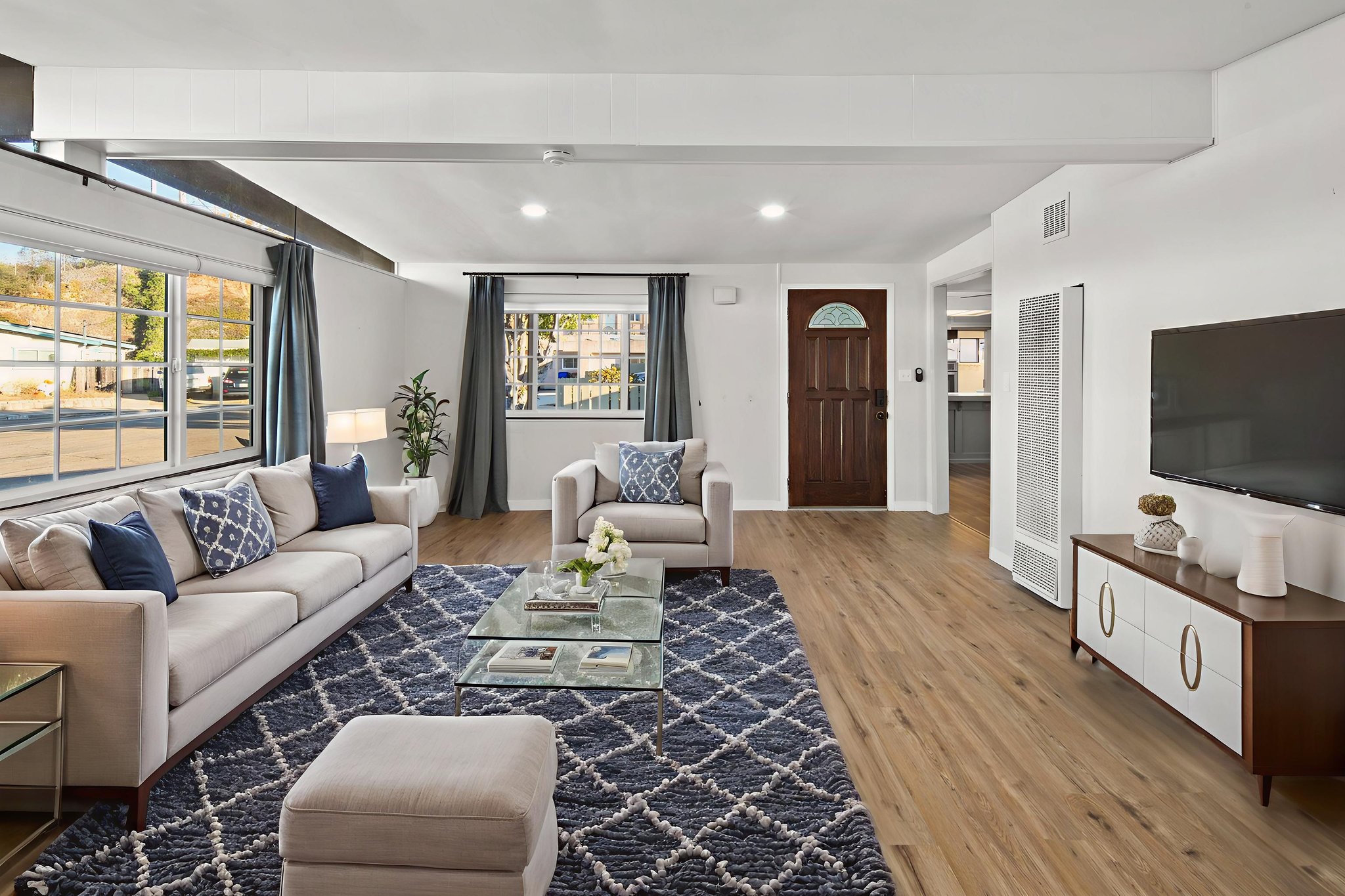 _BFE7598 virtually staged.jpeg