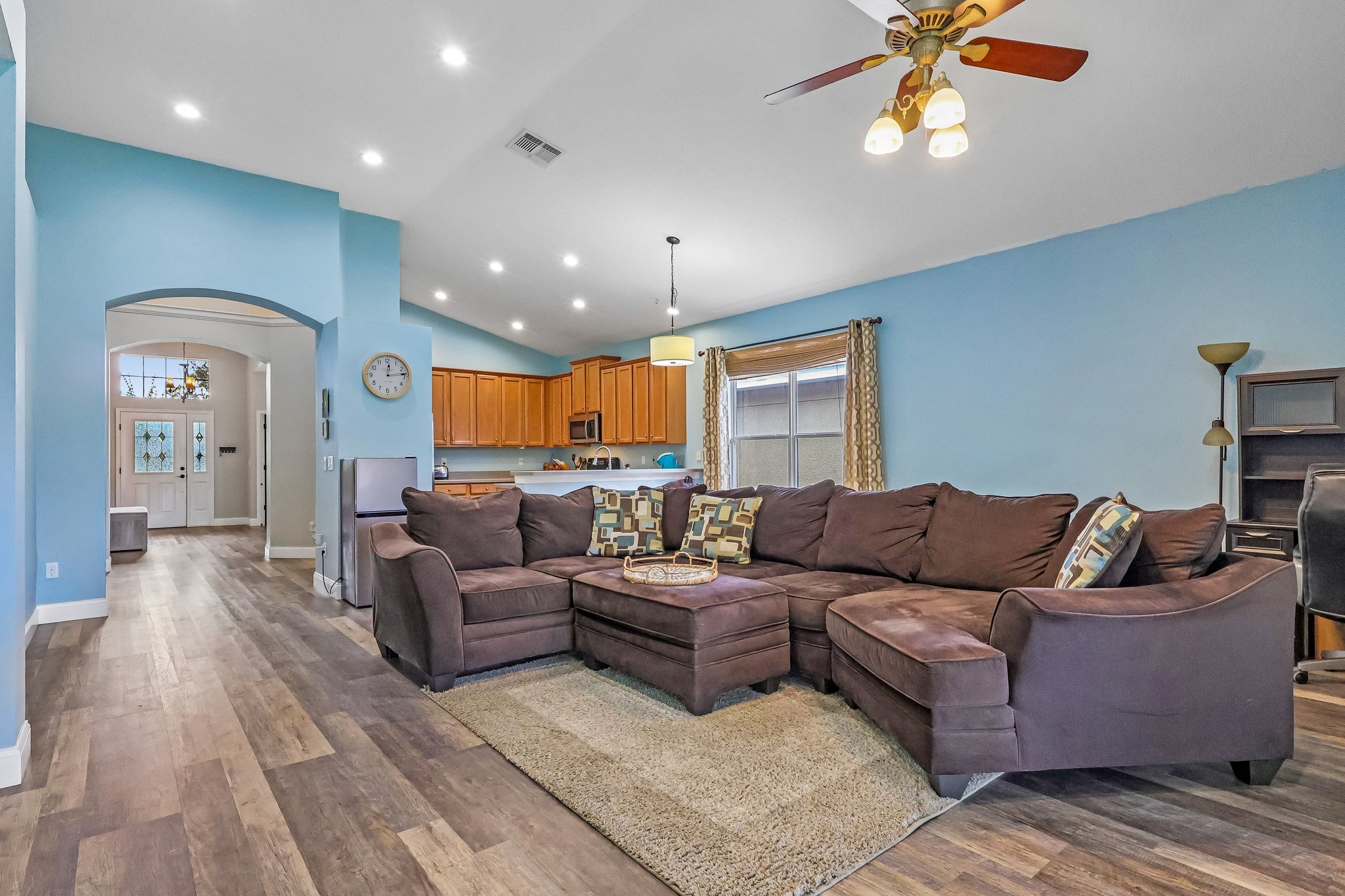 Redmond Pl-S1505-008.jpg