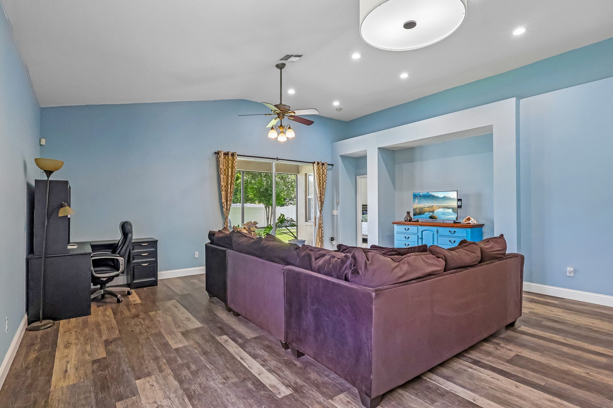 Redmond Pl-S1505-009.jpg
