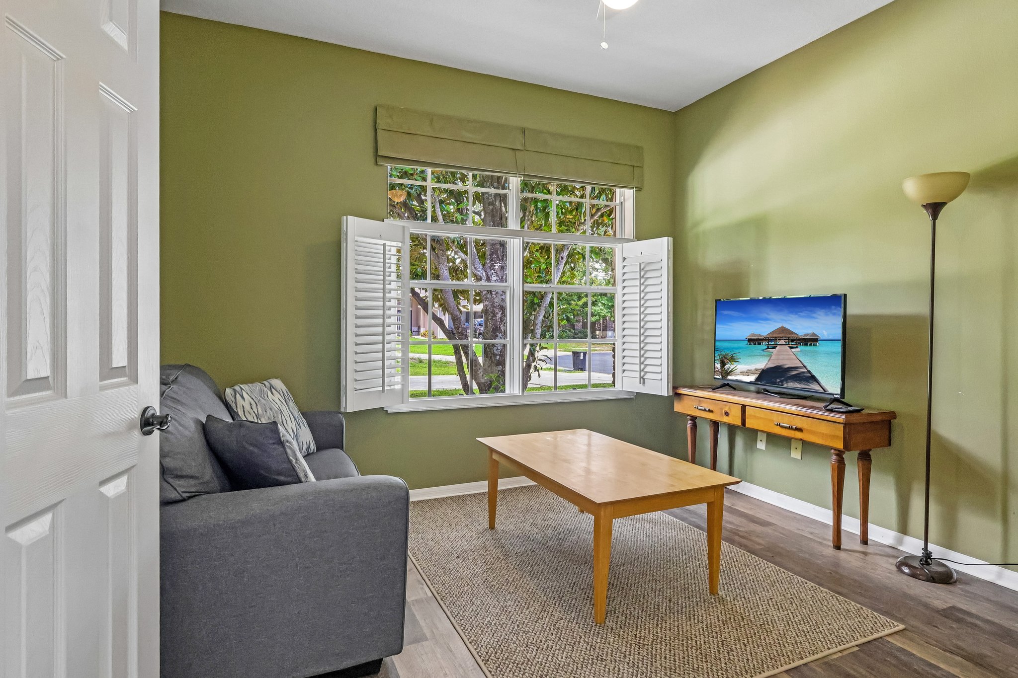 Redmond Pl-S1505-018.jpg