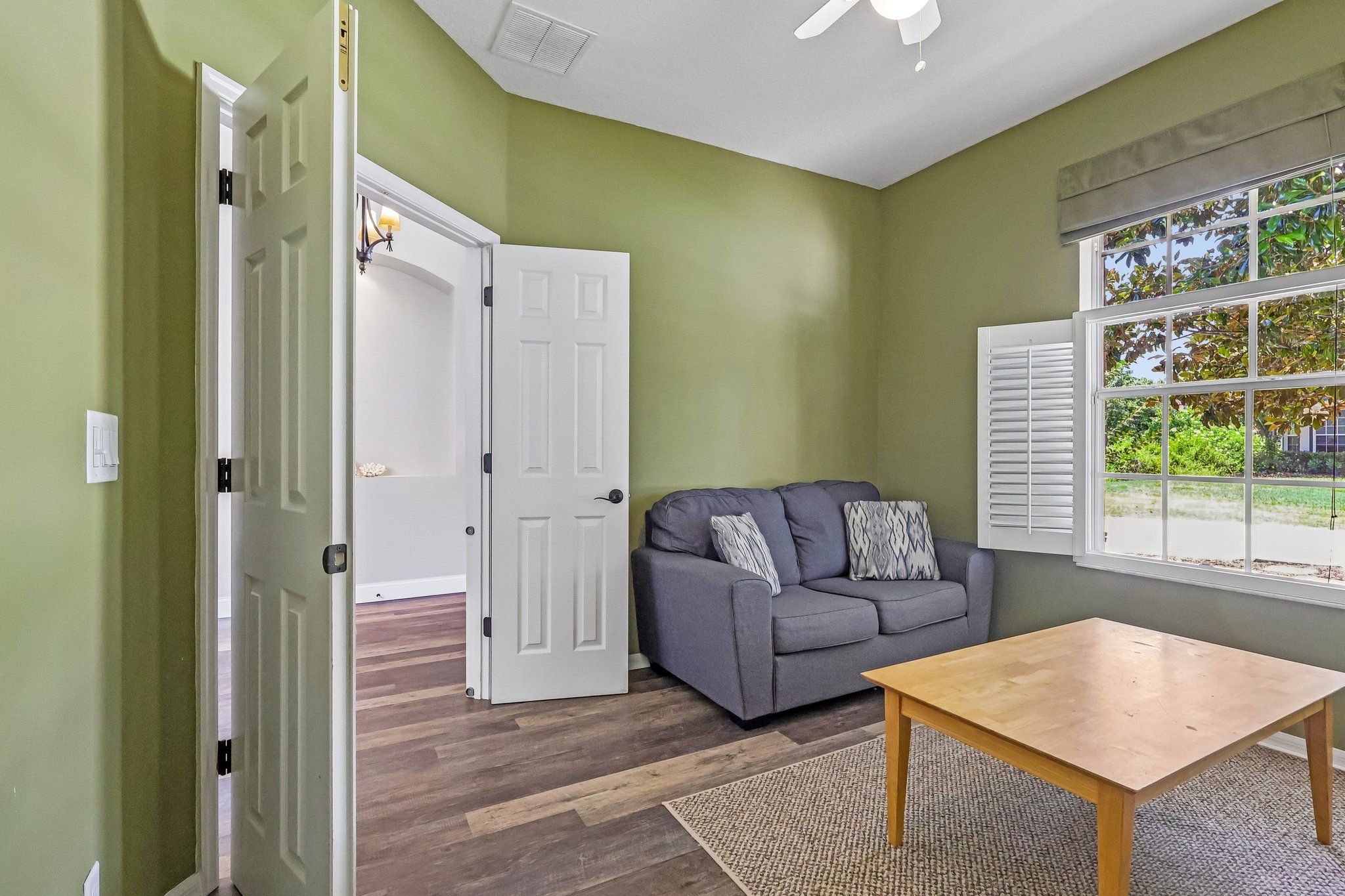Redmond Pl-S1505-019.jpg