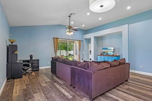 Redmond Pl-S1505-009.jpg