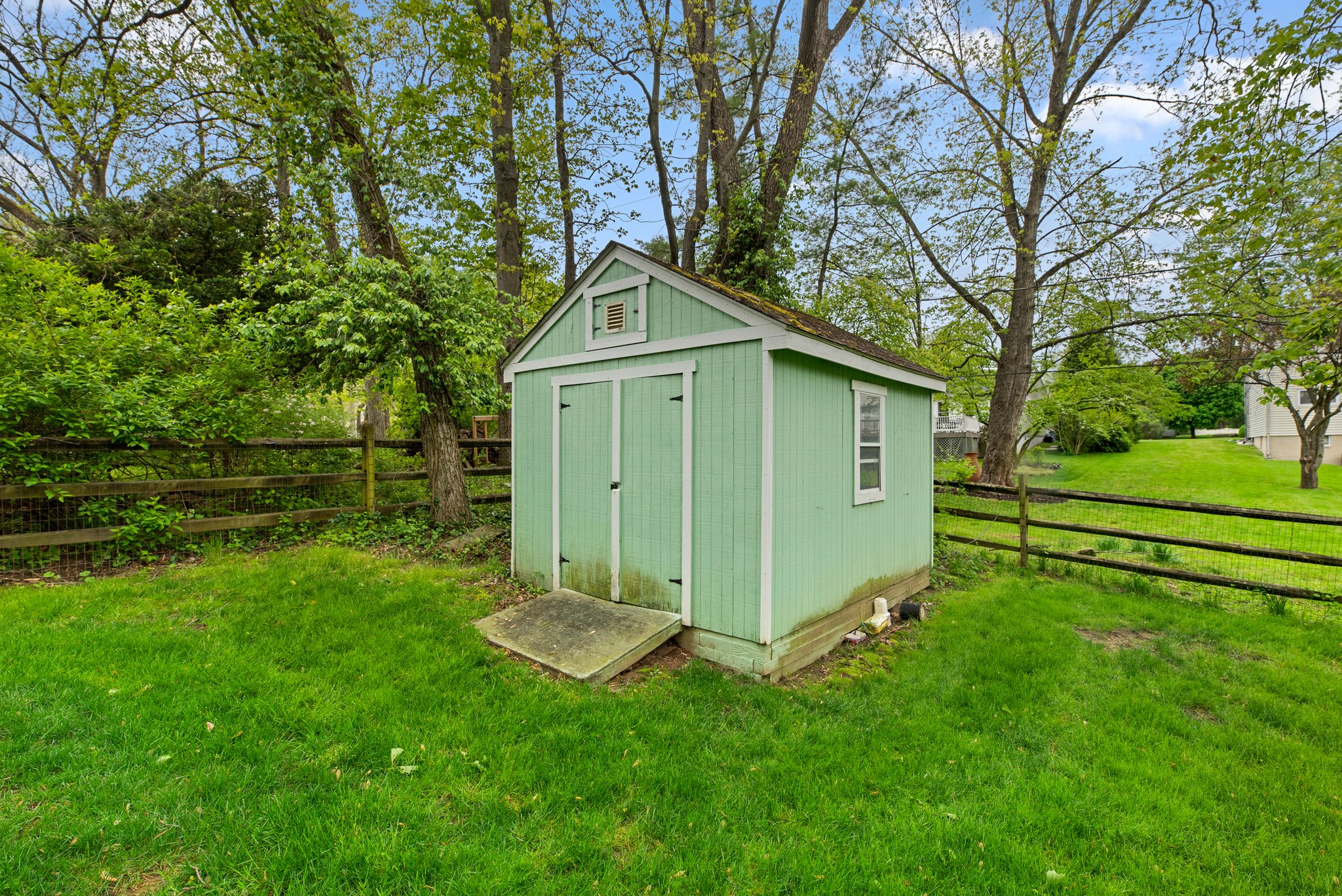 51. Back exterior.jpg