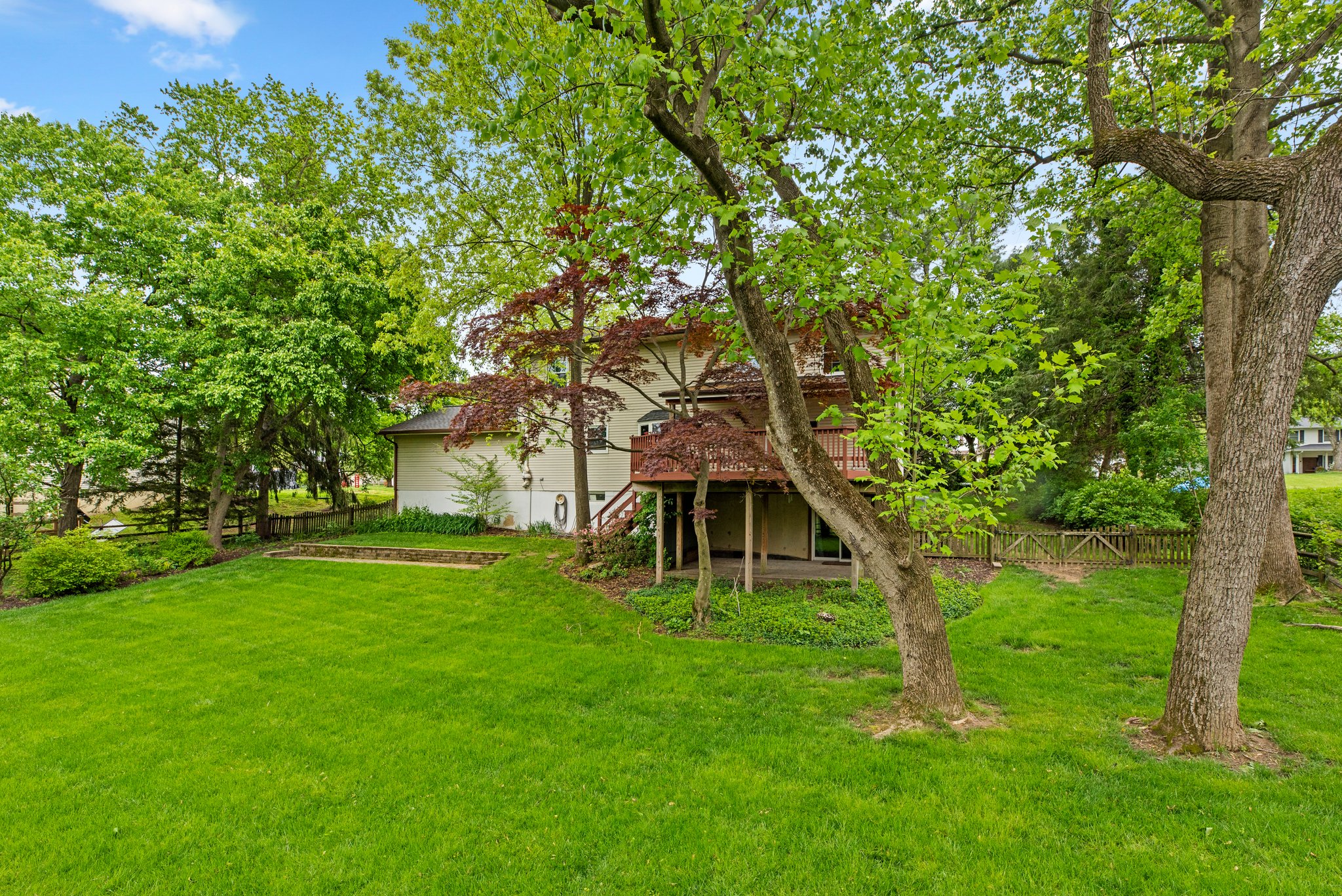 50. Back exterior.jpg