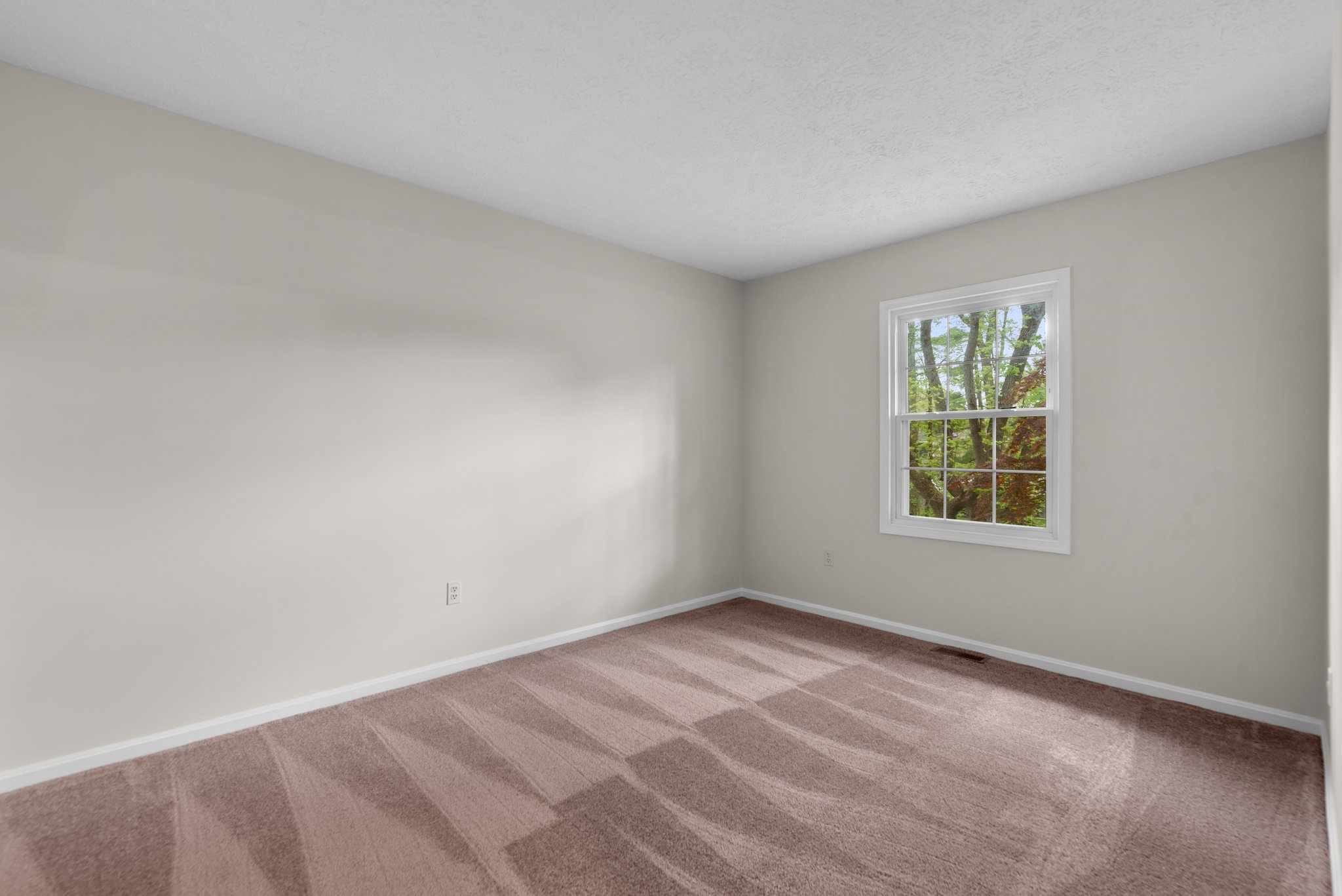 34. Upper bedroom.jpg