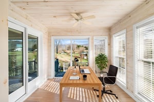 DSC03632 virtually staged.jpeg