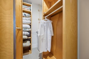 Walk-in Closet