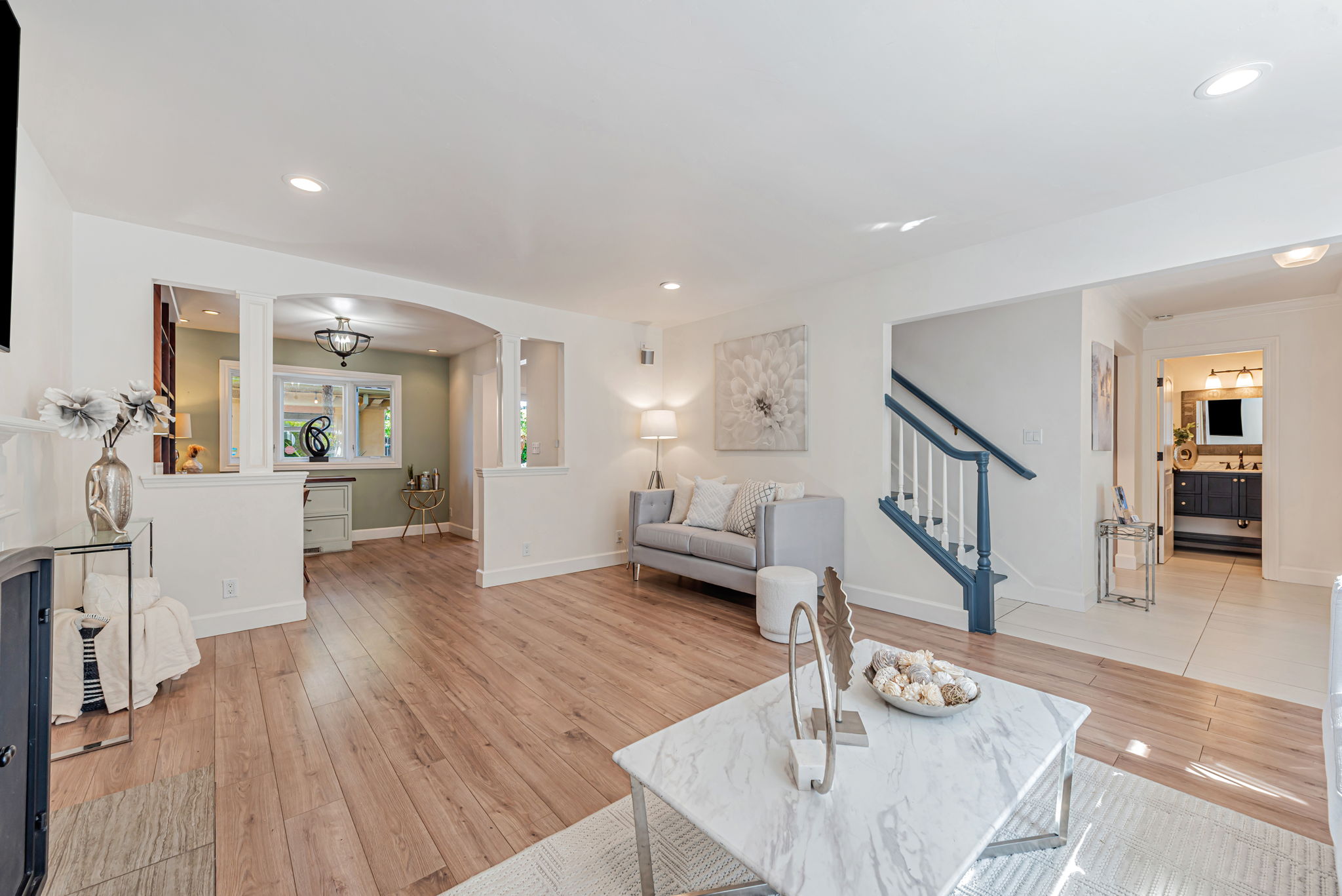 009_ 4670 Sherbourne Dr 
