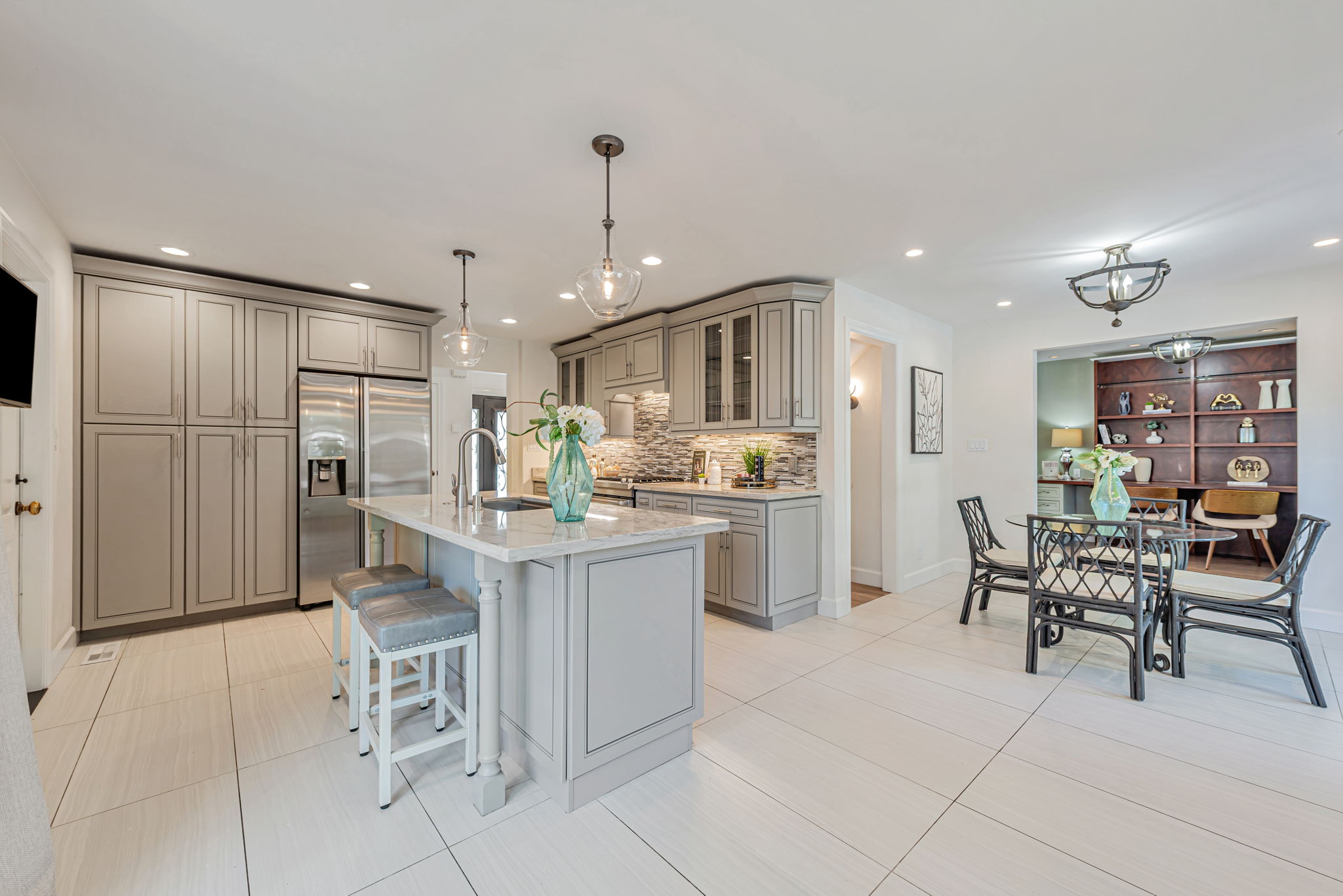 015_ 4670 Sherbourne Dr 
