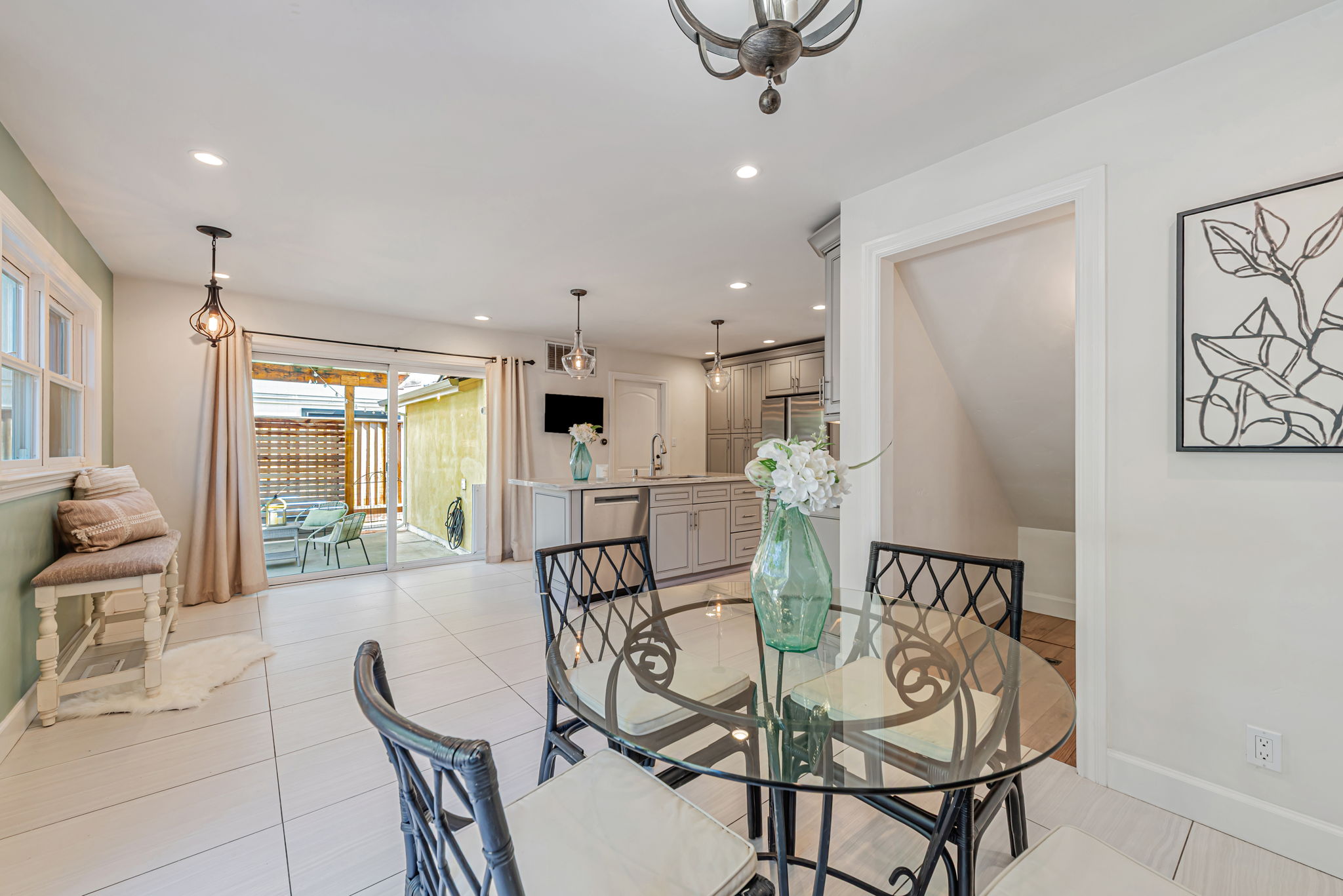 016_ 4670 Sherbourne Dr 