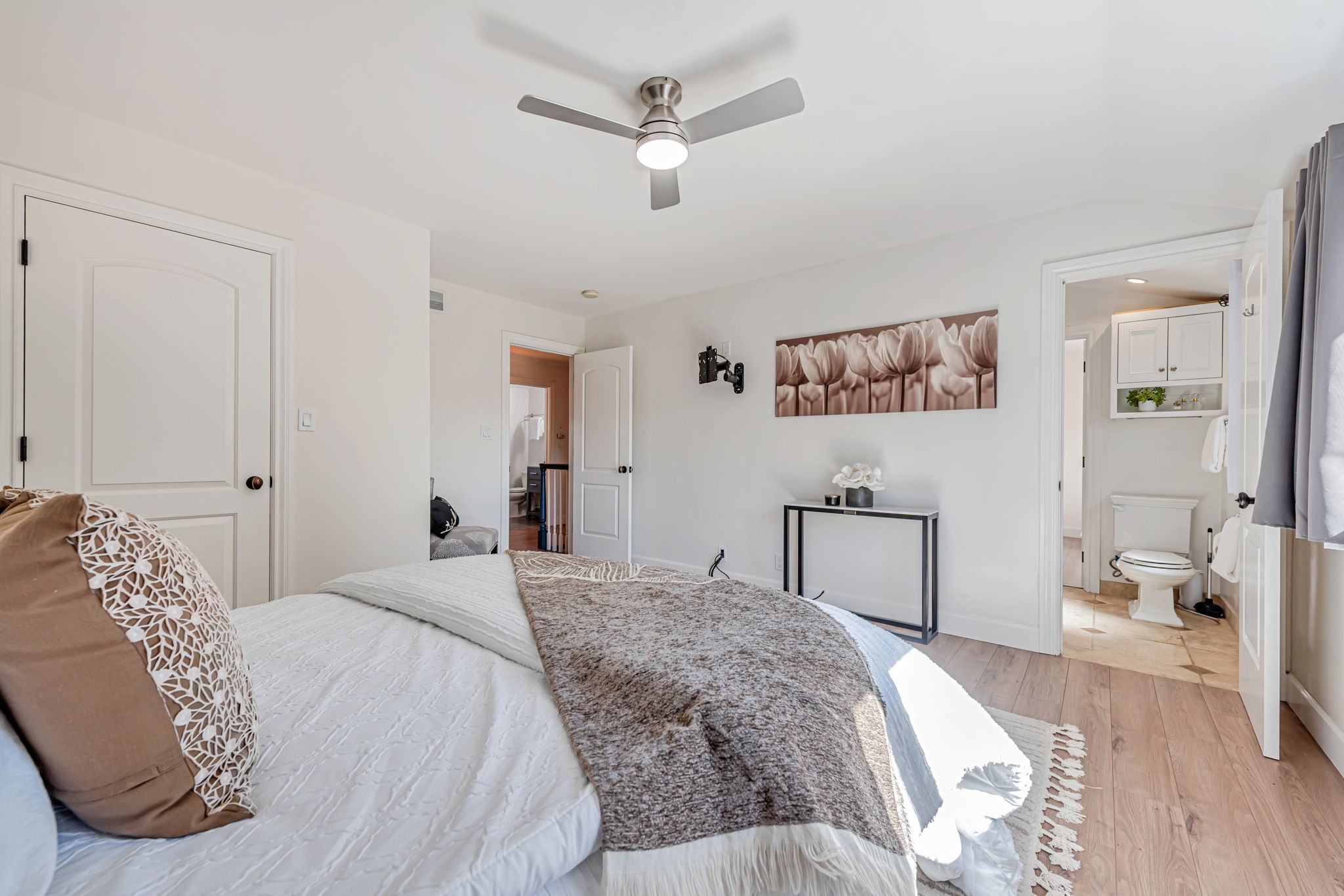 039_ 4670 Sherbourne Dr 