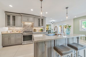 011_ 4670 Sherbourne Dr 