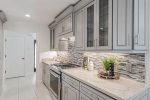 014_ 4670 Sherbourne Dr 