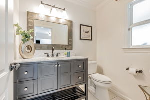 040_ 4670 Sherbourne Dr 