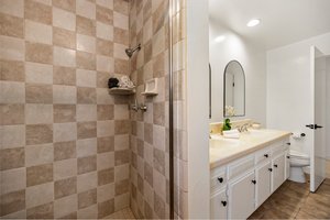  Photo 47