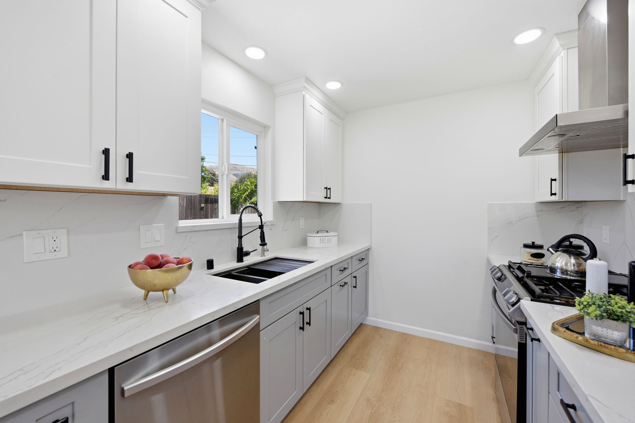 015_F8_46718 Bradley St