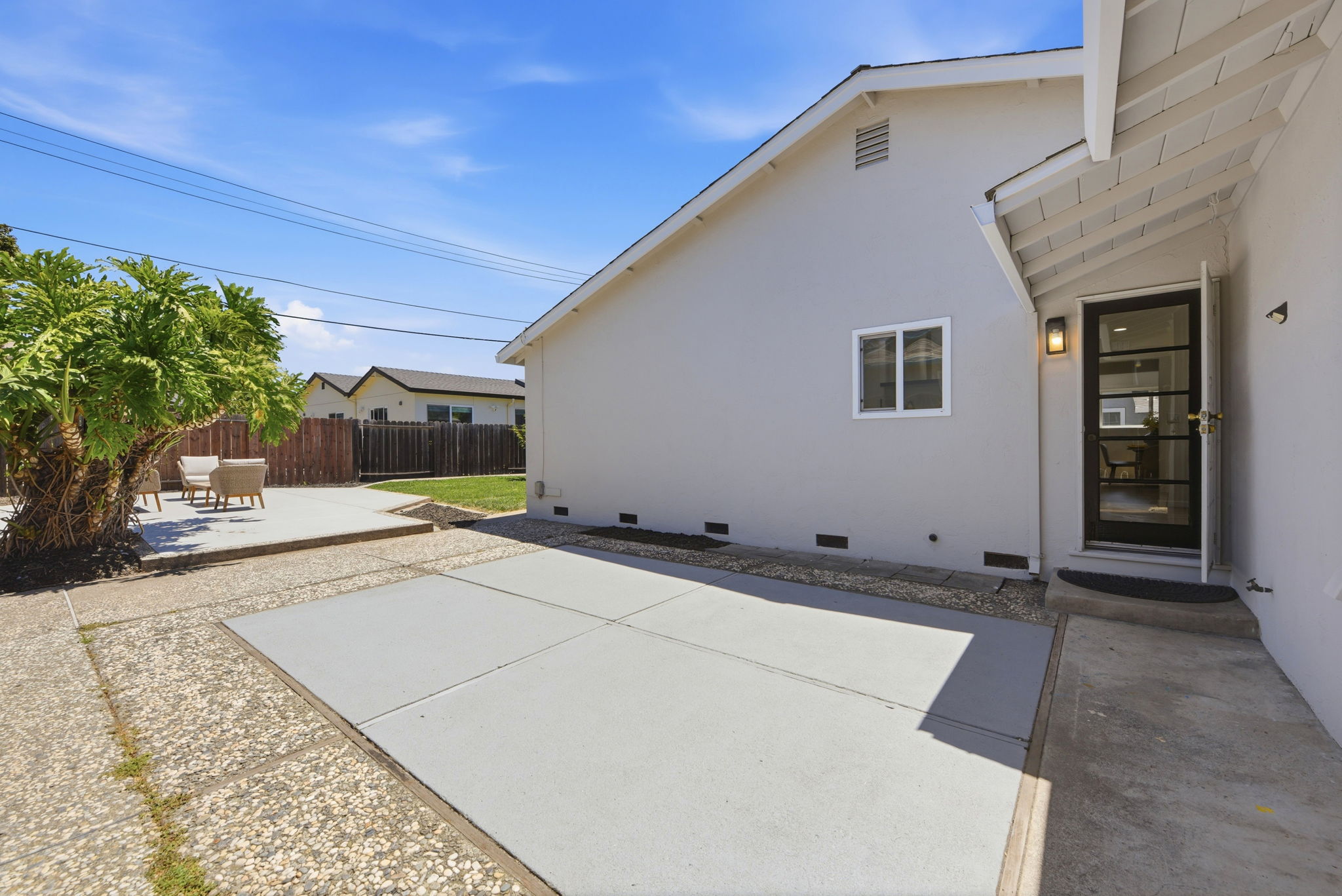 038_F8_46718 Bradley St
