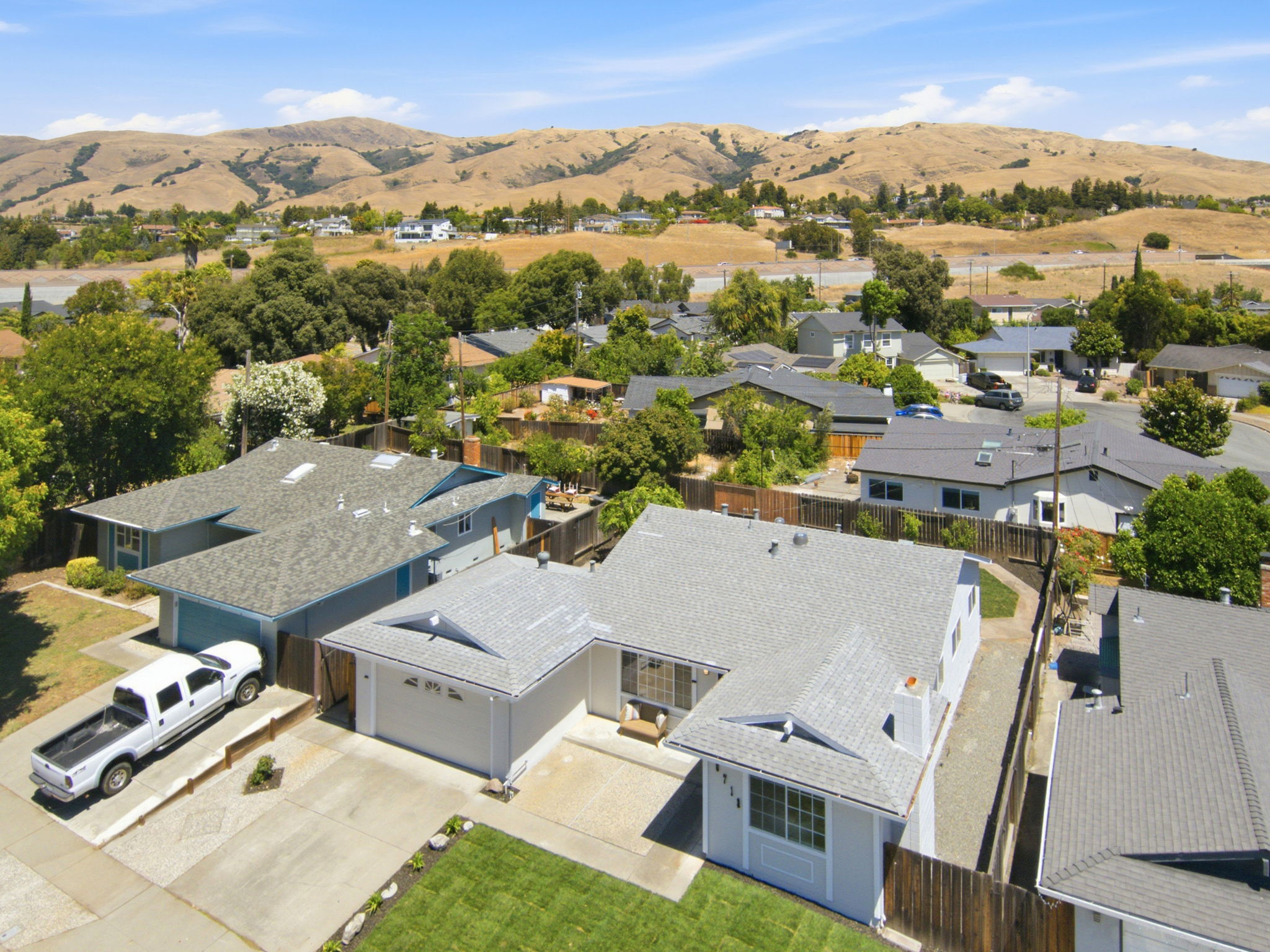 049_F8_46718 Bradley St