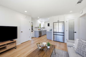 013_F8_46718 Bradley St