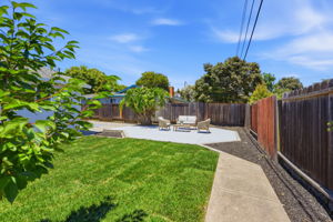 040_F8_46718 Bradley St