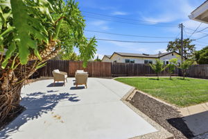 042_F8_46718 Bradley St