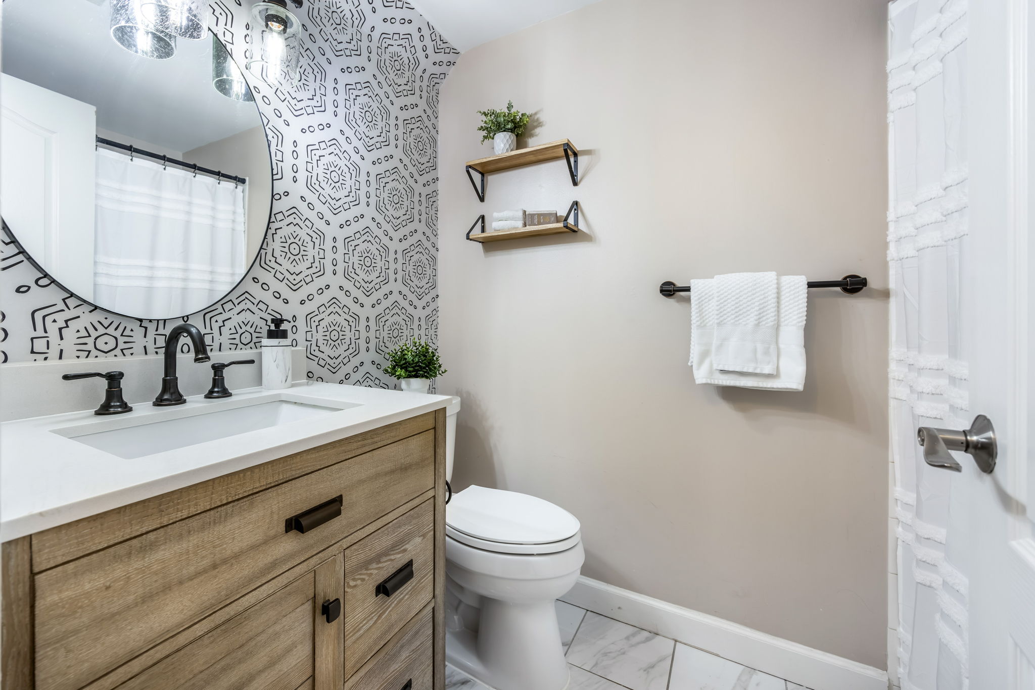 ​ Lower Level Full Bathroom