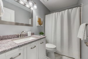 Upper Level Full Bathroom
