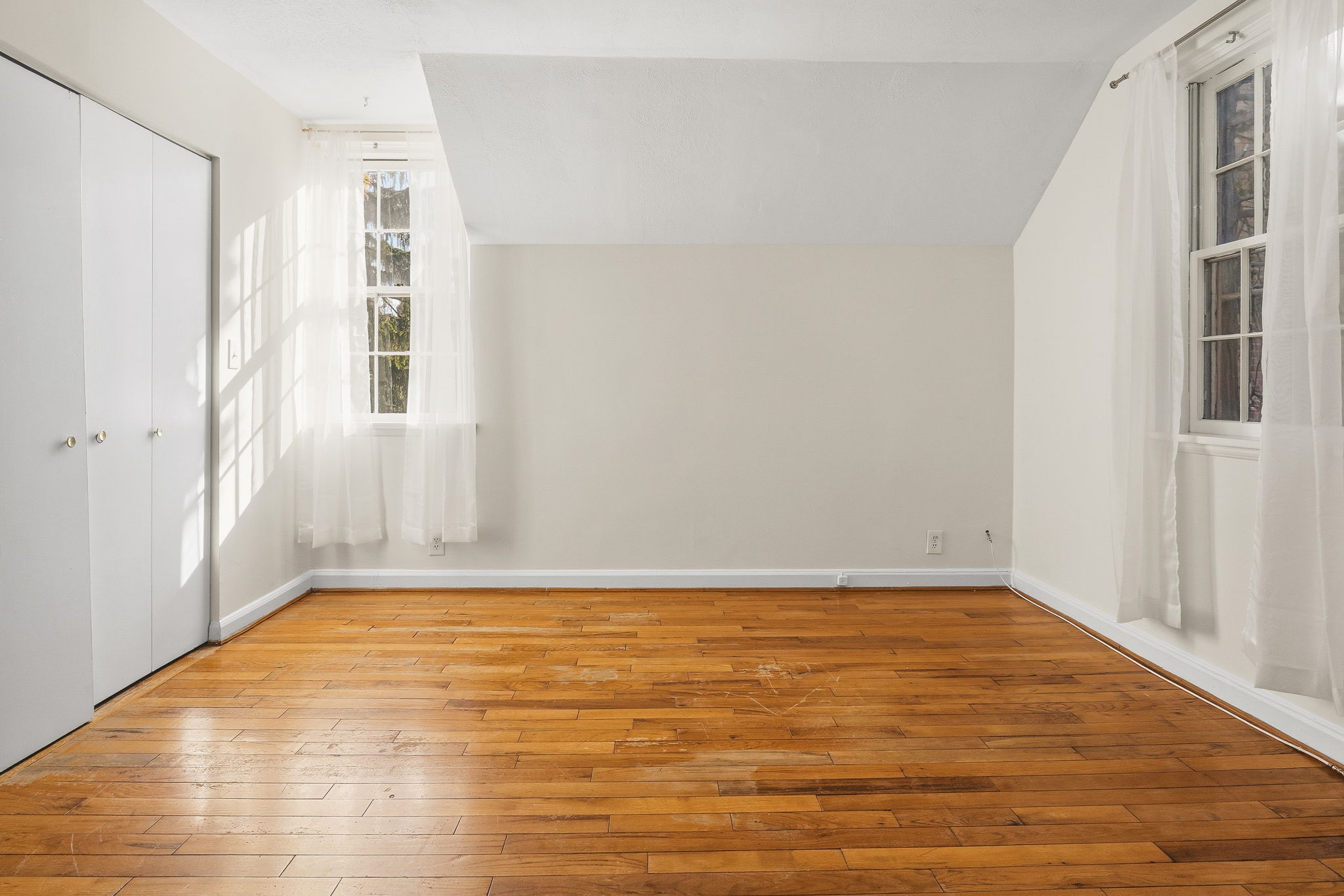 Primary Bedroom - upper level