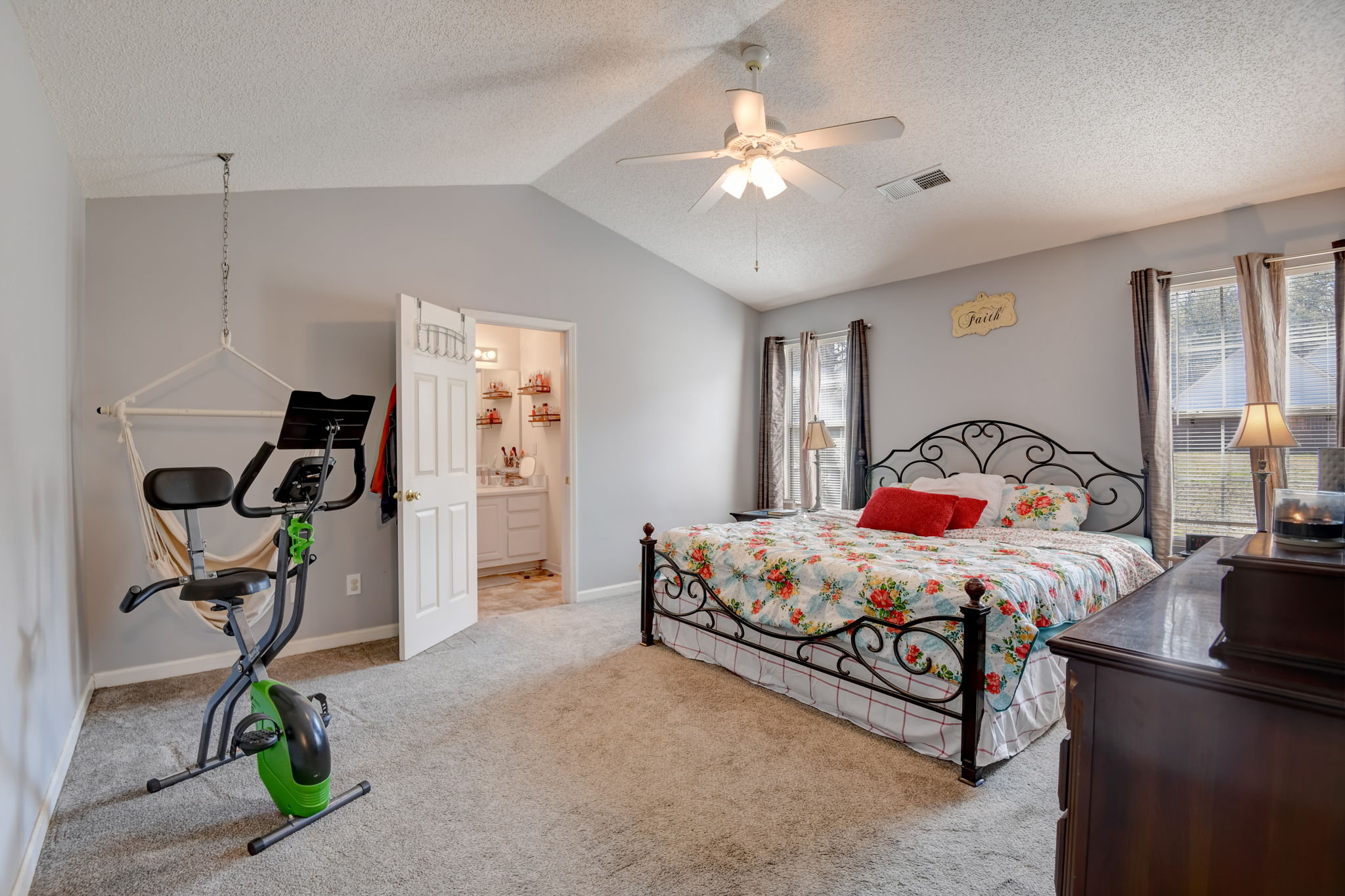 Happy Valley Cir-023