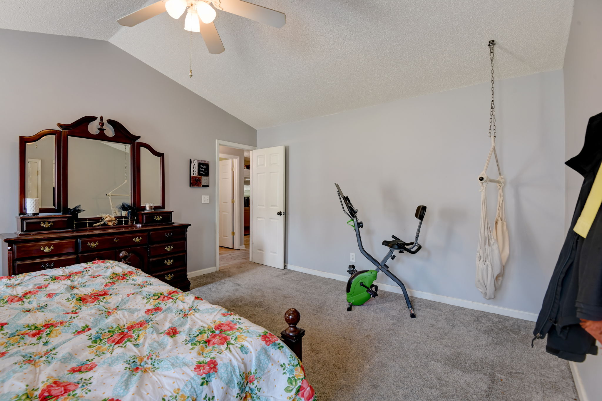 Happy Valley Cir-024