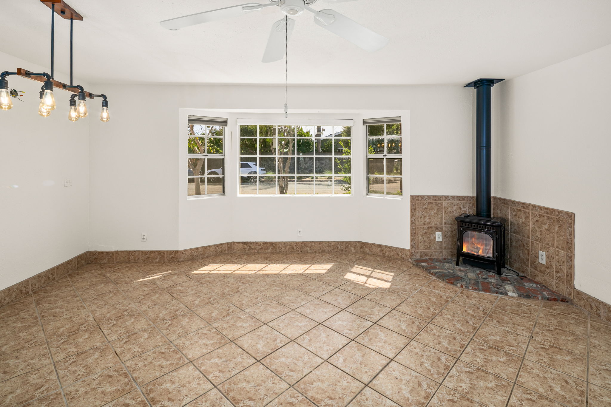 4674 Mount Laudo Dr-36