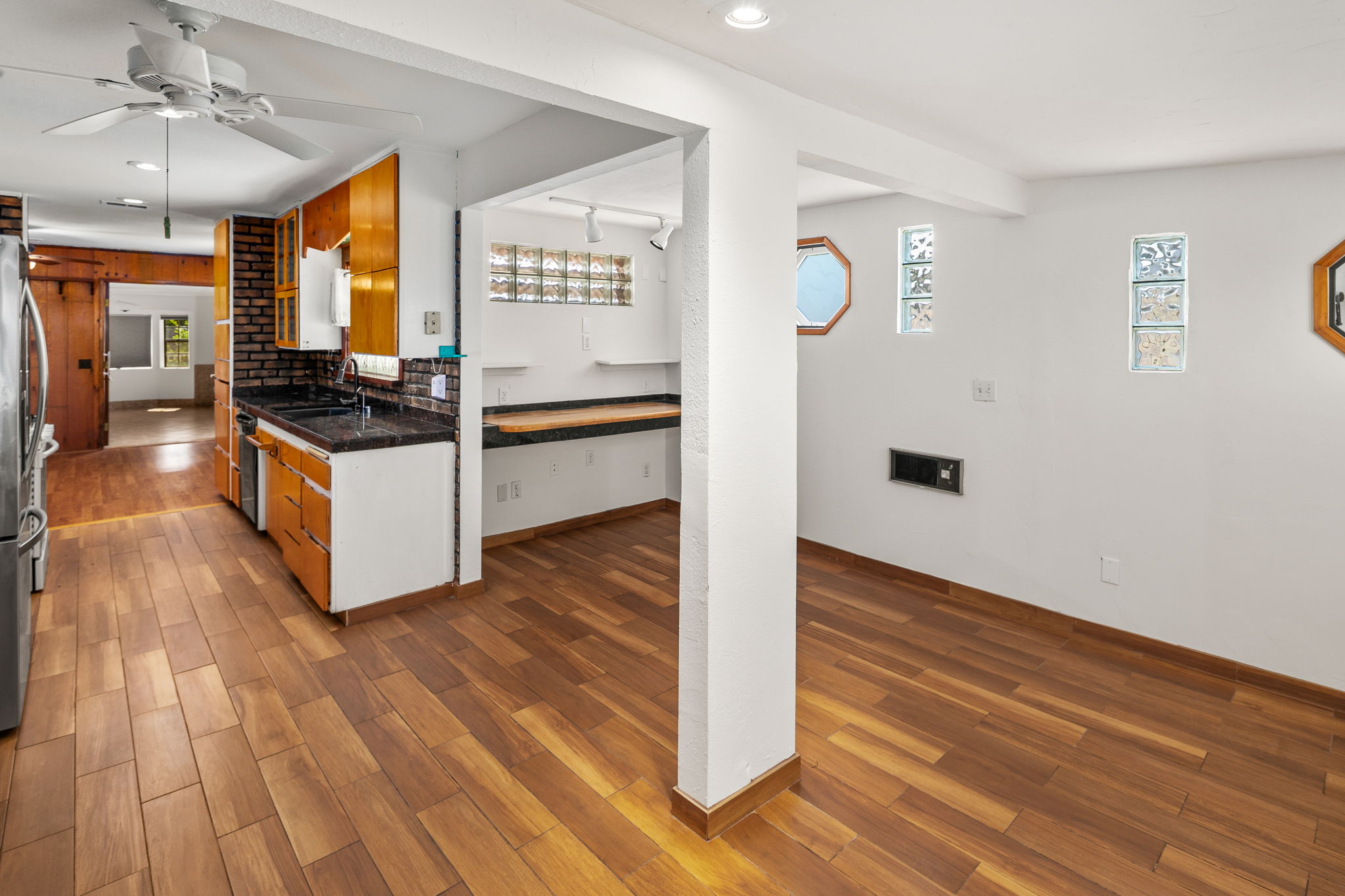 4674 Mount Laudo Dr-23