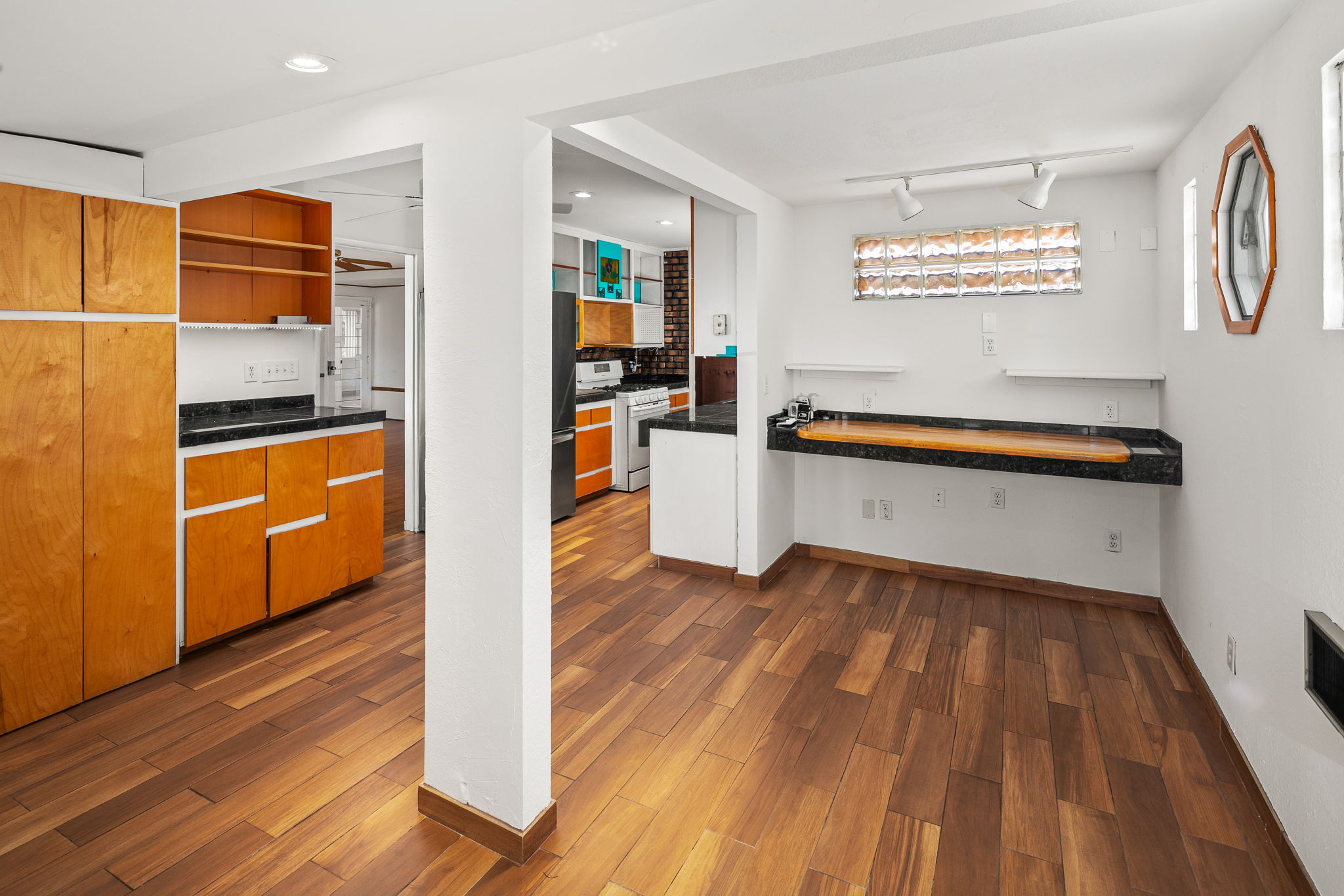 4674 Mount Laudo Dr-22