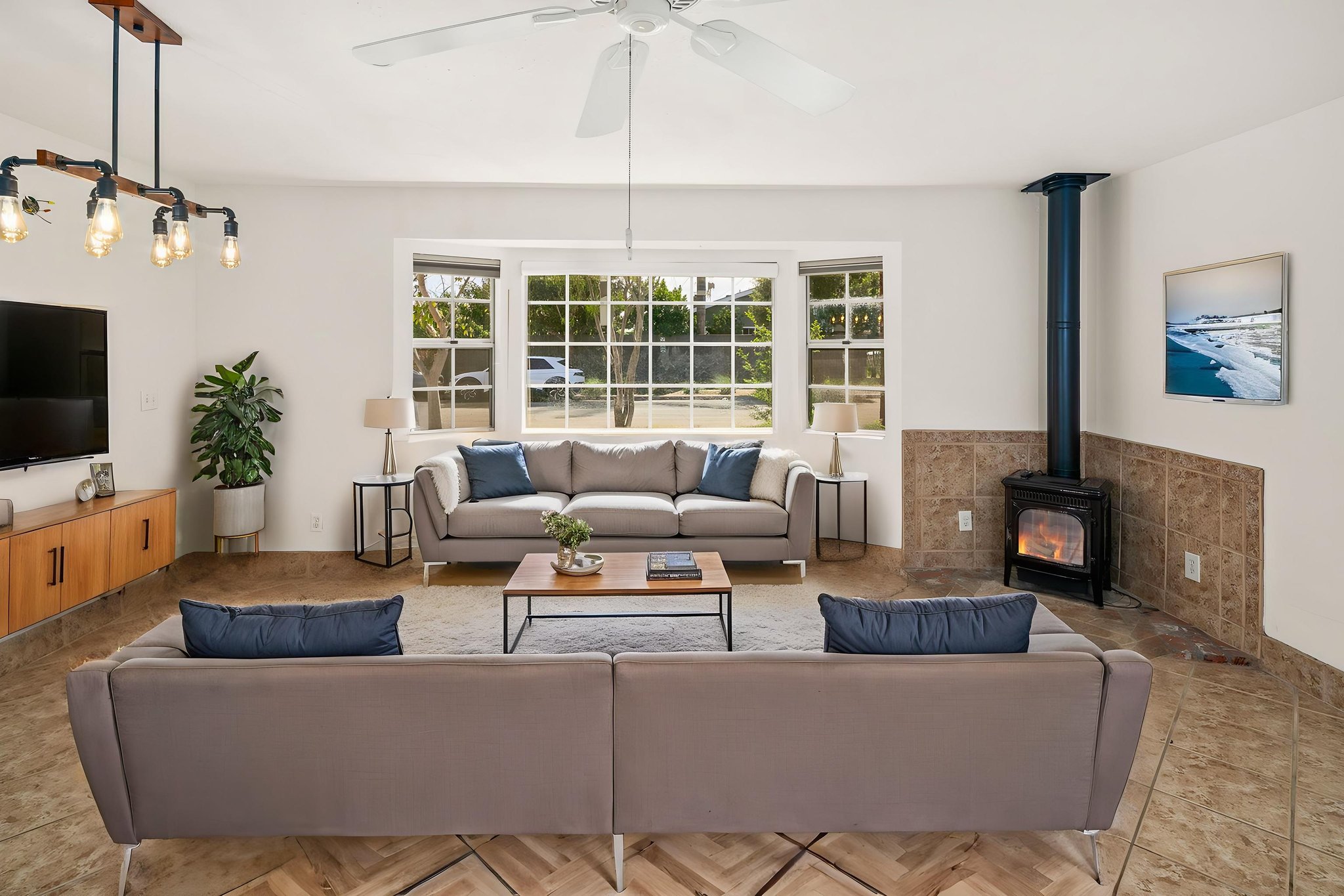 4674 Mount Laudo Dr-36 virtually staged.jpeg